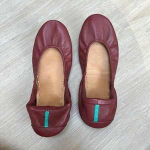 Burgundy tieks